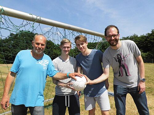 Foto: Lehrer gegen Schüler - die Betreuerteams 2018