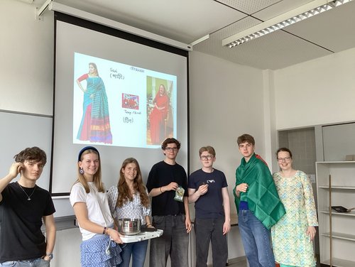 Schülerinnen und Schüler auf einem Gruppenfoto